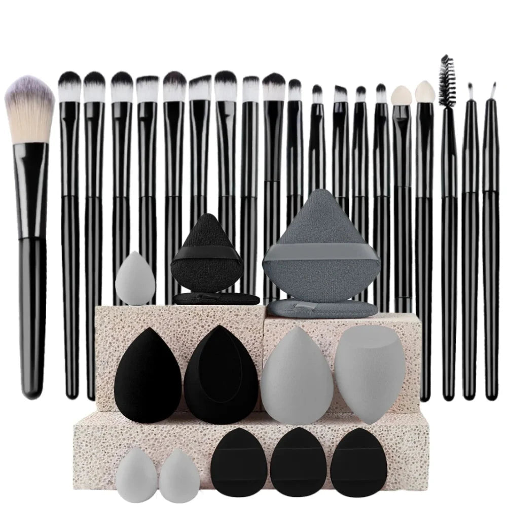 Ensemble de 20 Pinceaux de Maquillage Professionnels pour un Fini Parfait - SKINOVA